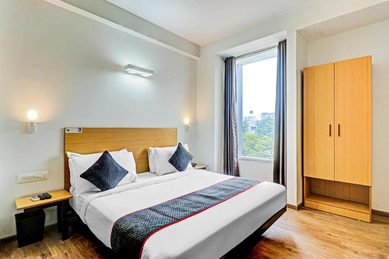 Townhouse Sector 30 Near Botanic Garden Of Indian Republic Hotel Noida Eksteriør billede