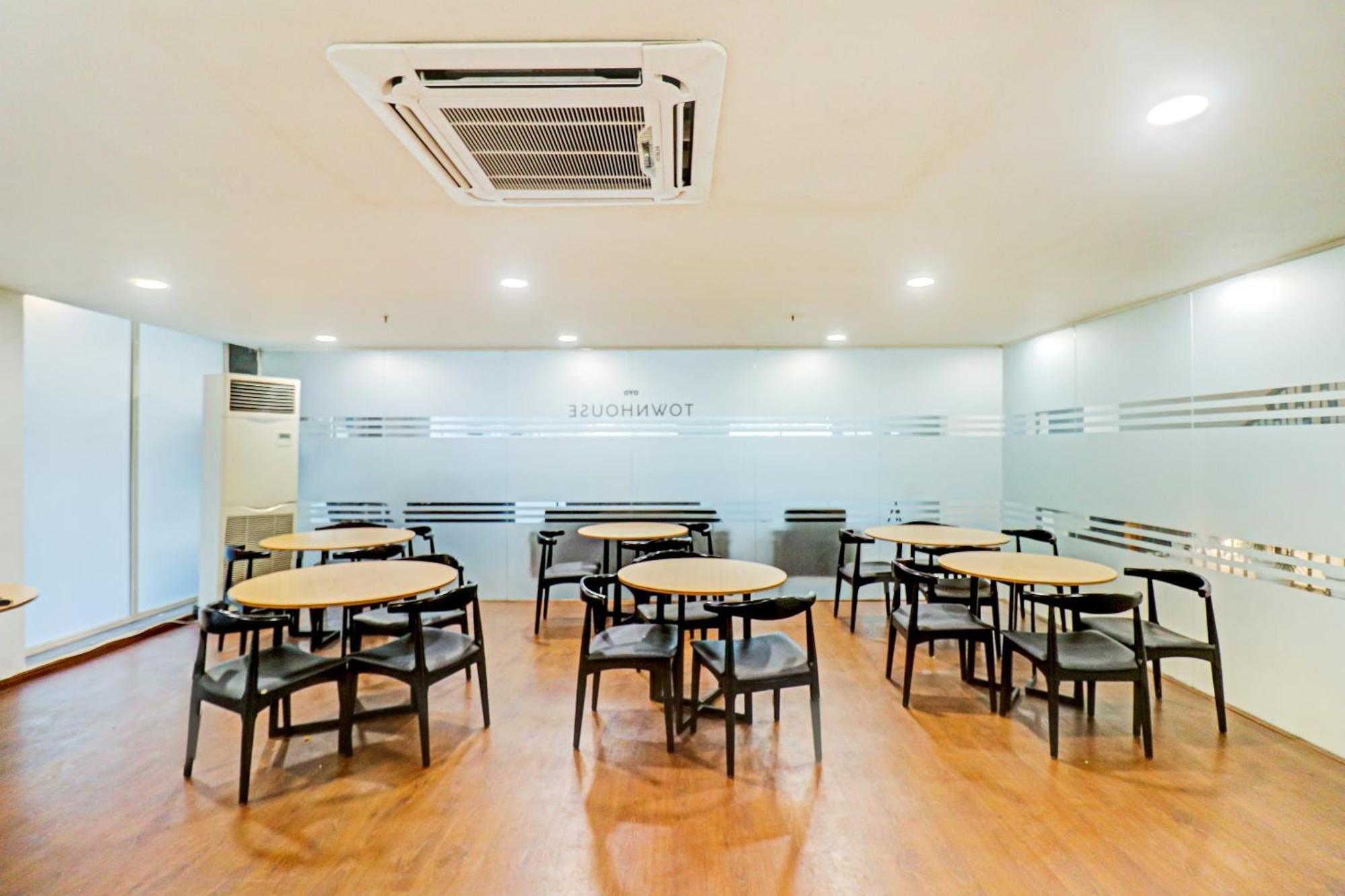 Townhouse Sector 30 Near Botanic Garden Of Indian Republic Hotel Noida Eksteriør billede
