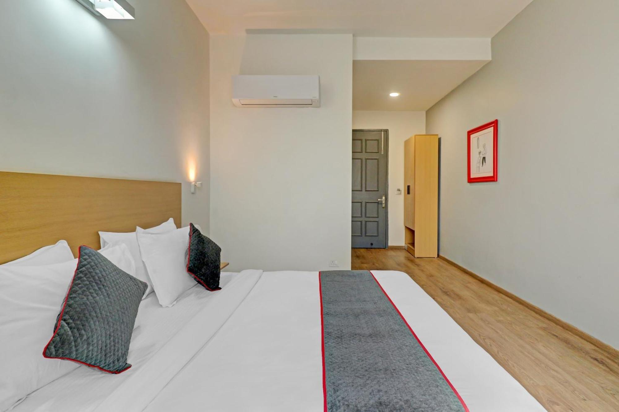 Townhouse Sector 30 Near Botanic Garden Of Indian Republic Hotel Noida Eksteriør billede