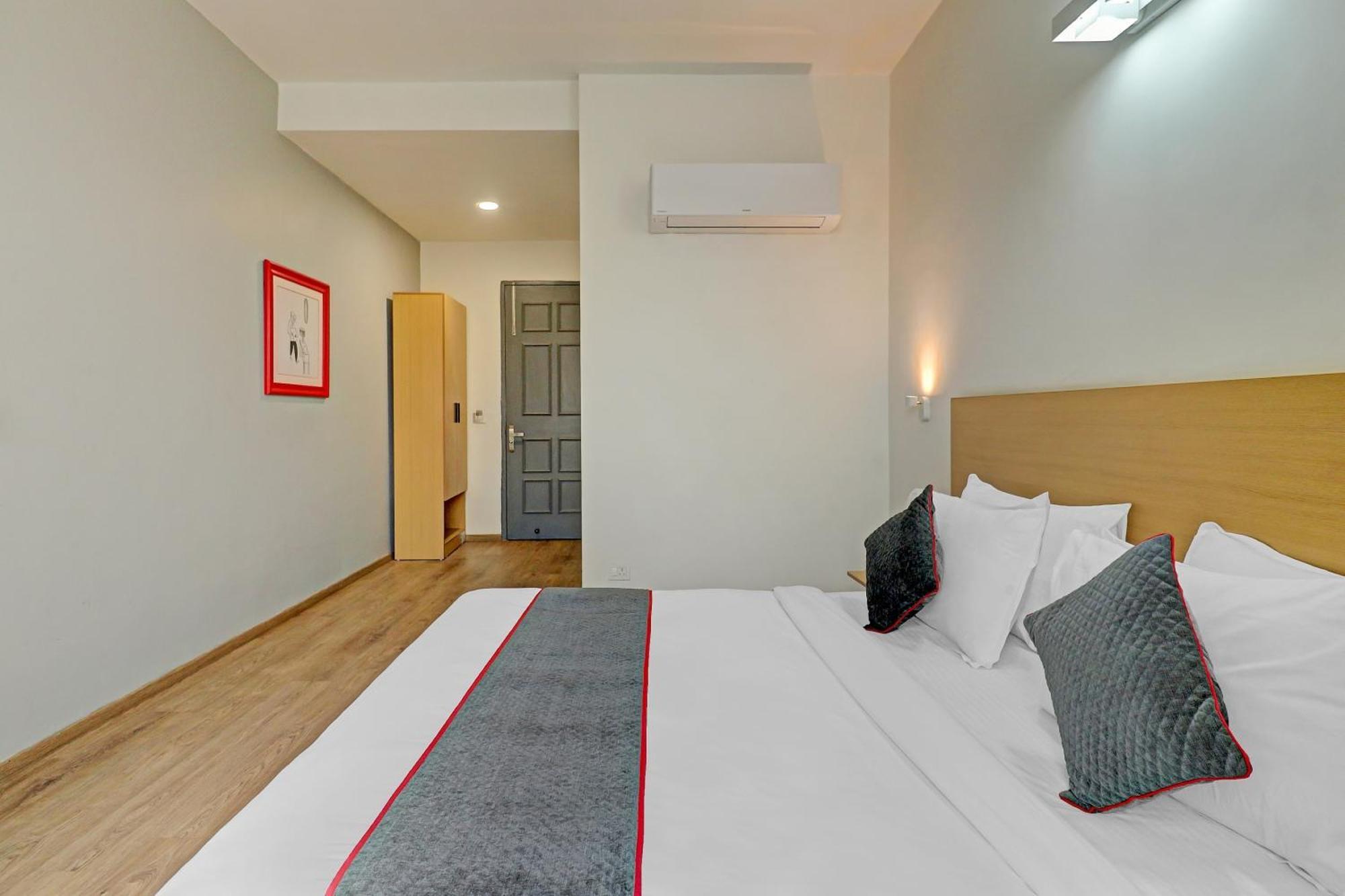 Townhouse Sector 30 Near Botanic Garden Of Indian Republic Hotel Noida Eksteriør billede