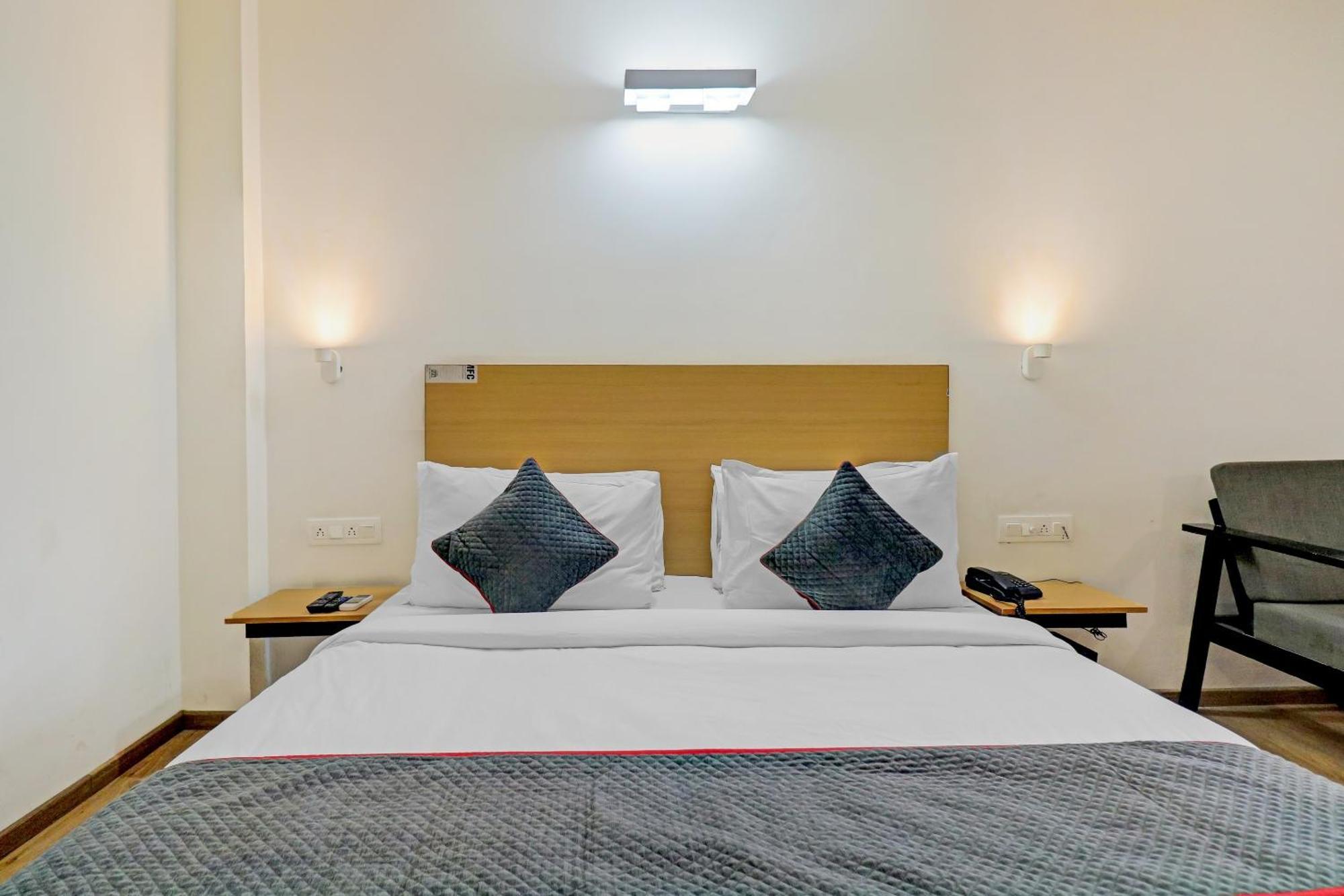 Townhouse Sector 30 Near Botanic Garden Of Indian Republic Hotel Noida Eksteriør billede