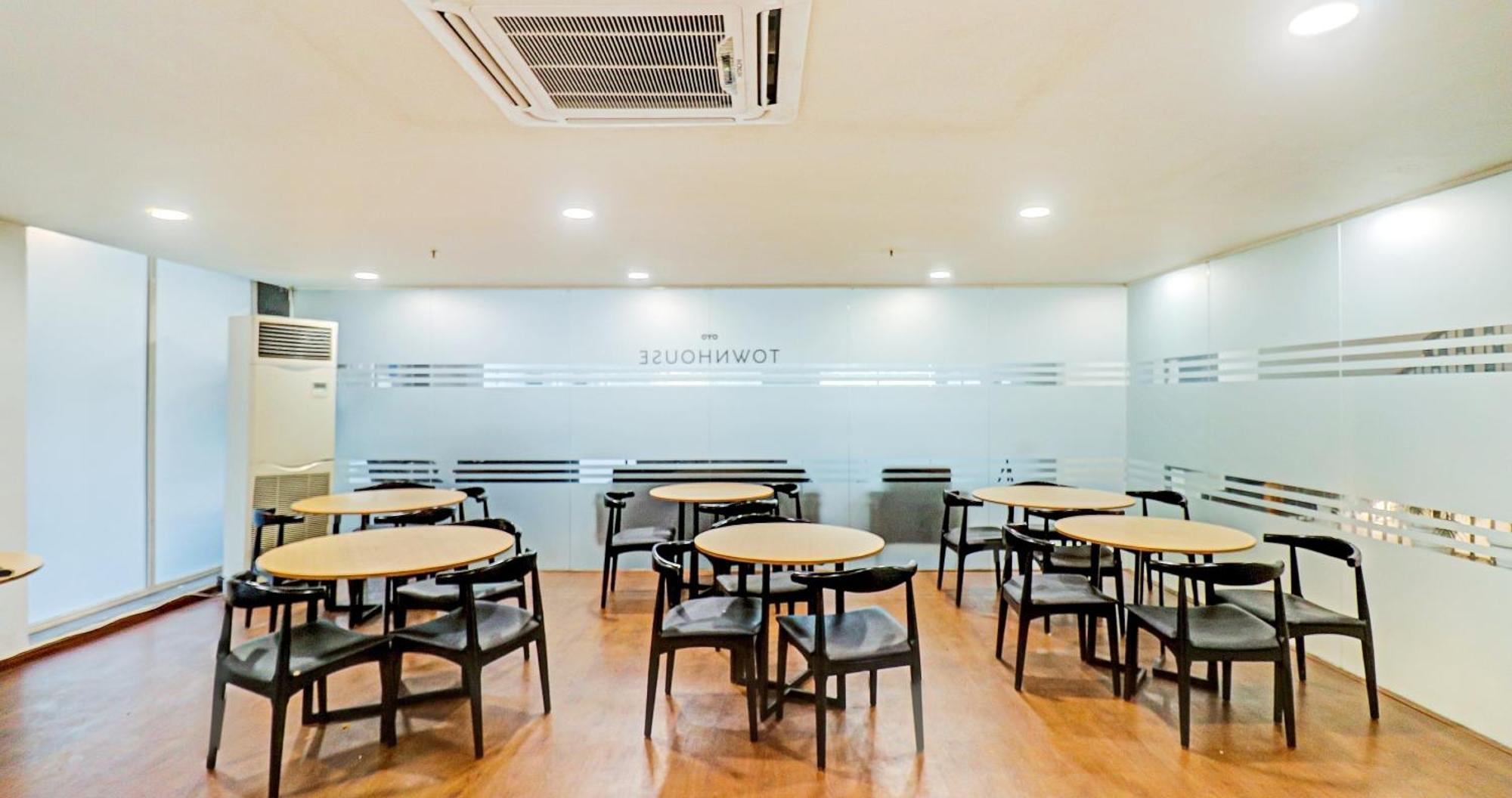 Townhouse Sector 30 Near Botanic Garden Of Indian Republic Hotel Noida Eksteriør billede