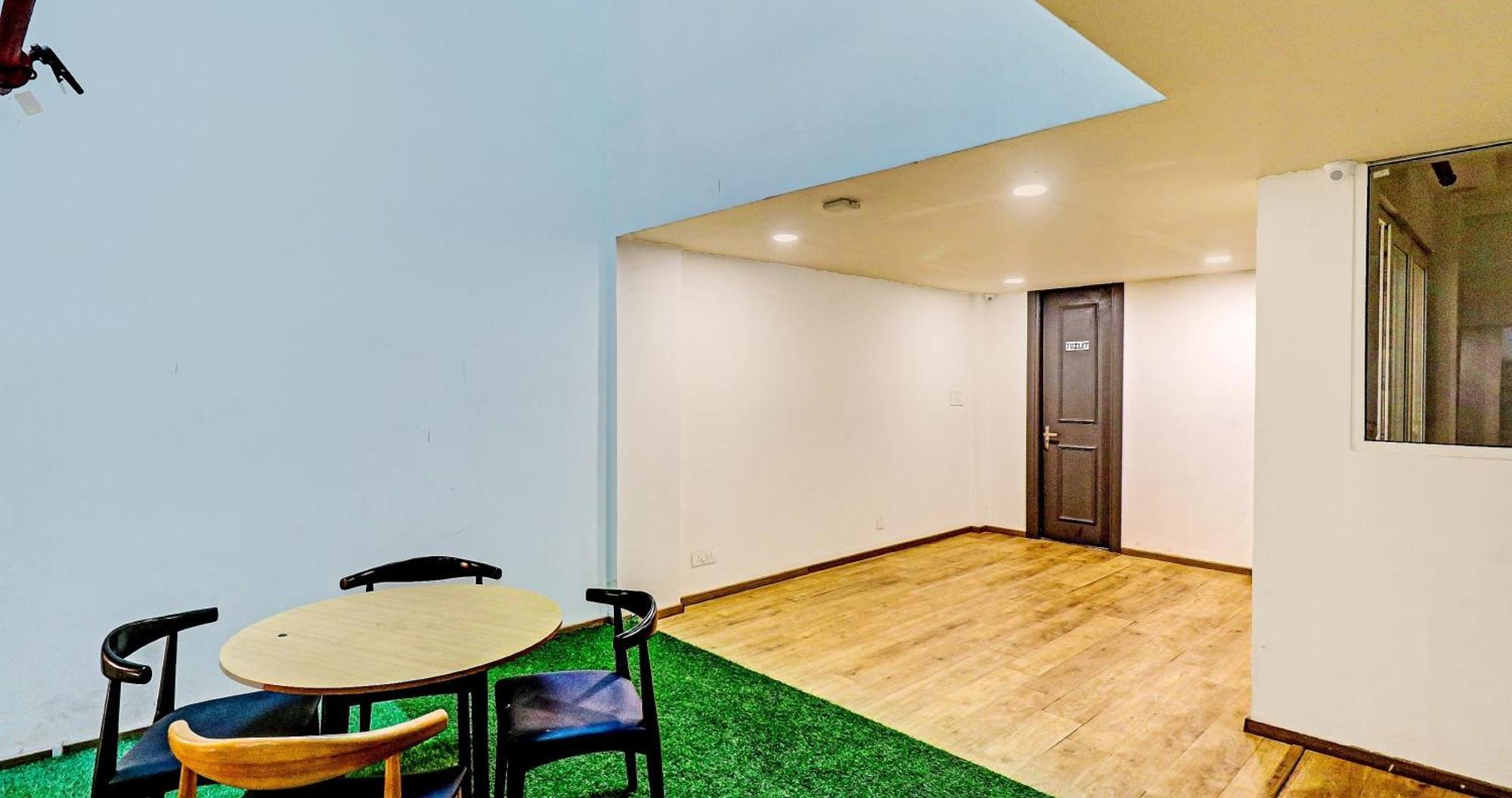 Townhouse Sector 30 Near Botanic Garden Of Indian Republic Hotel Noida Eksteriør billede