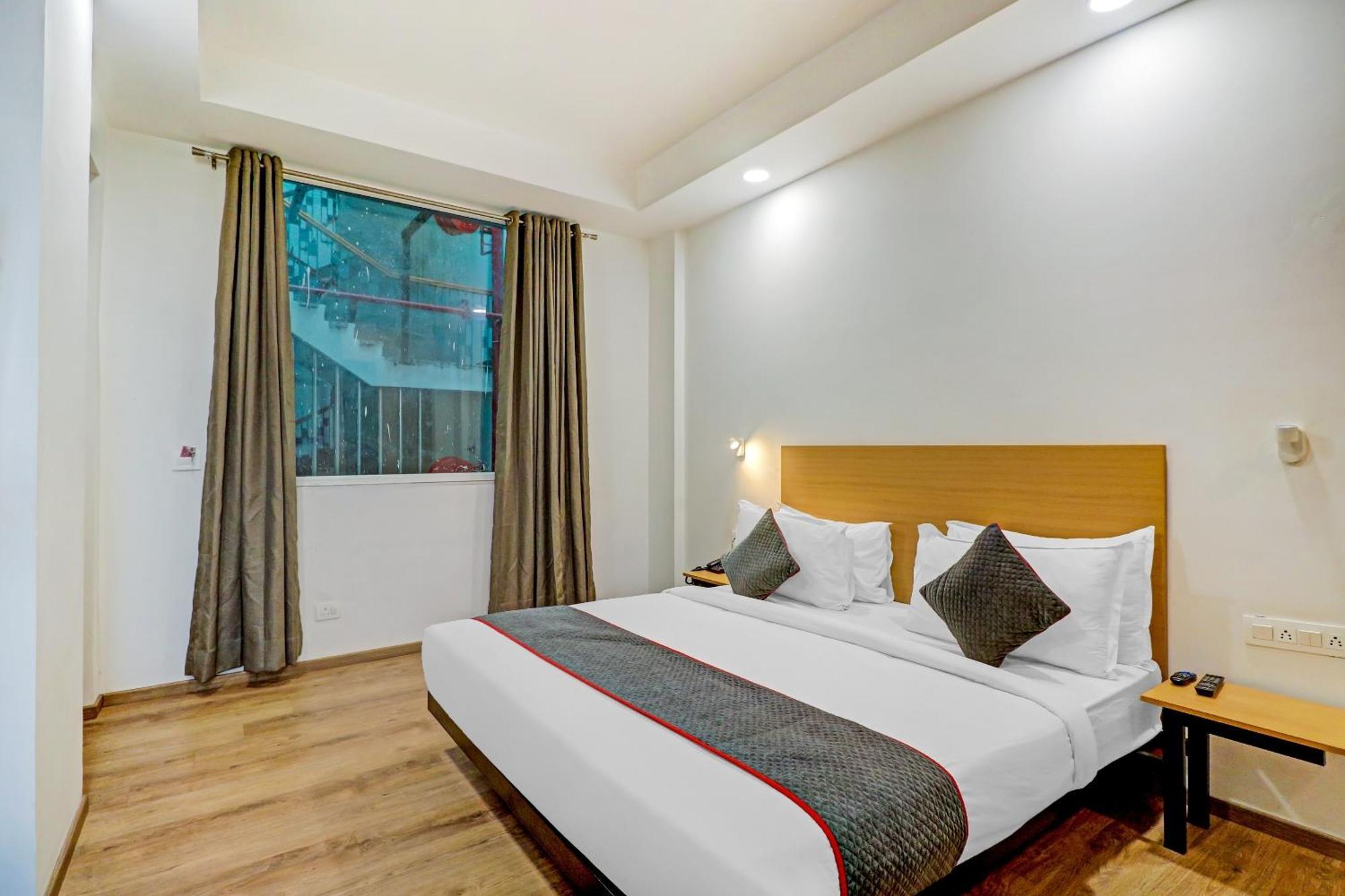 Townhouse Sector 30 Near Botanic Garden Of Indian Republic Hotel Noida Eksteriør billede